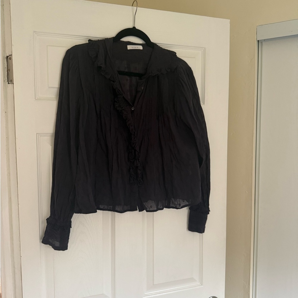 Doen Black Ruffled Blouse